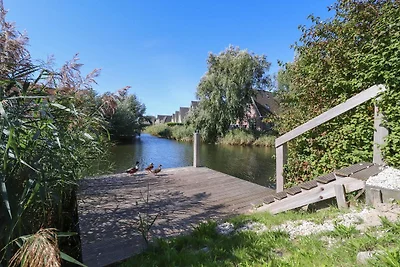 Strandvilla mit Garten und Zugang zum Wasser