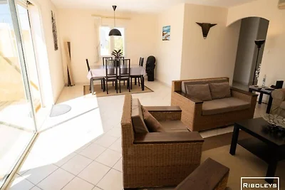 Villa in Vias mit Pool und Garten