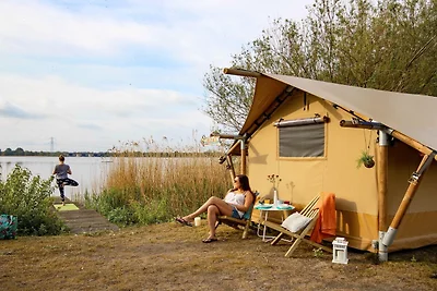 Safaritent aan het strand voor stellen