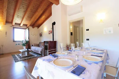 Bella casa vacanze a Miane con terrazza