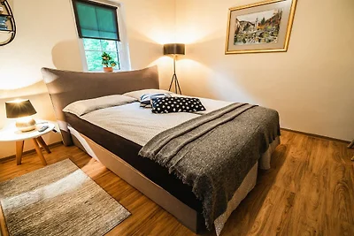 Rustic and Radiant Retreat Apartments with Te...