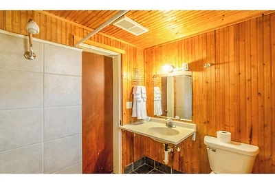 La Crosse, Kansas | 3 Queensize-Betten