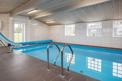 24 Personen Ferienhaus in Øster Assels