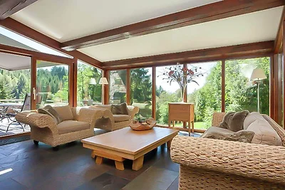 Luxuriöse Ardennenvilla mit Pool und Sauna