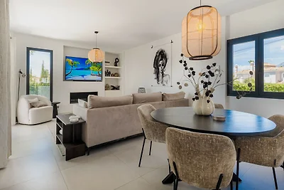 Elegant Villa with sea Views & Pool Marbella