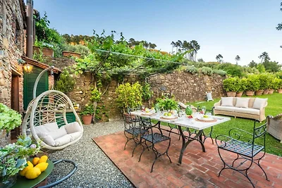 Villa in Toscana vicino Lucca con Piscina