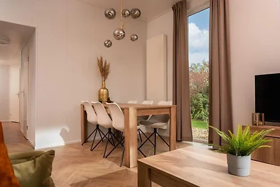 Premium-Lodge mit Whirlpool und Sauna für 5...