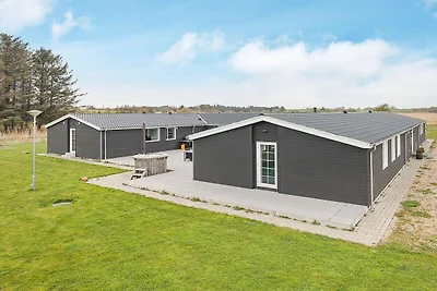 24 Personen Ferienhaus in Øster Assels