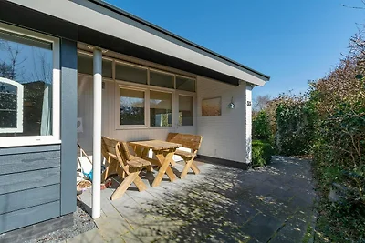 Bungalow in Sint Maartenszee am Strand