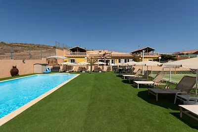 Geräumige Familienvilla mit beheiztem Pool