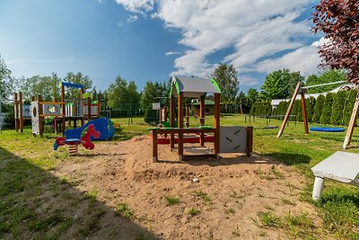 Einstöckige Ferienhäuser, Pool, Spielplatz