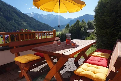 Ruhiges Chalet mit Swimmingpool in...