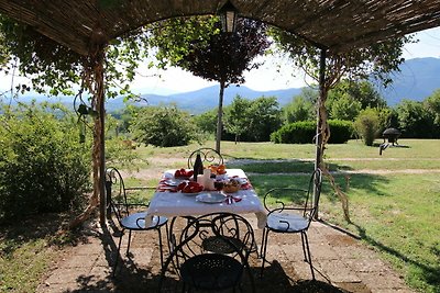 Delizioso agriturismo con piscina a Casperia