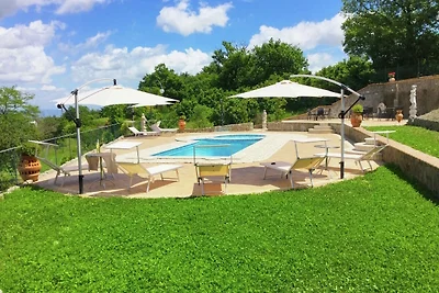 Panoramavilla mit Pool und whirlwanne