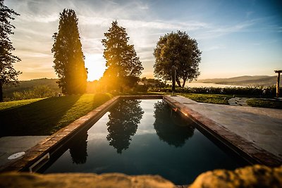 Luxuriöse Villa in Magione mit Swimmingpool