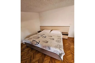 Wohnung in Tribunj mit Balkon und Parken