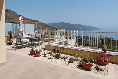 Appartamento a Taormina con giardino