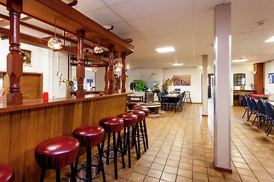 Moderna casa colonica in Frisia in riva al...