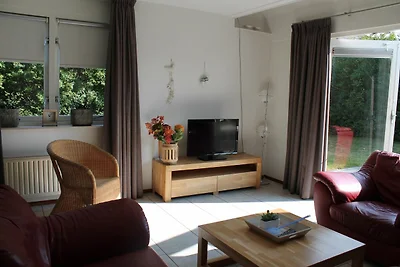 Schönes Ferienhaus mit Garten in Strandnähe