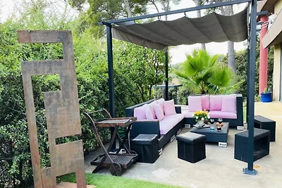 Architektenvilla mit Pool mit Meerblick