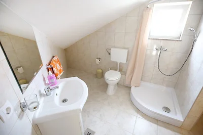 Apartments Kapetan - Two Bedroom Apartment wi...