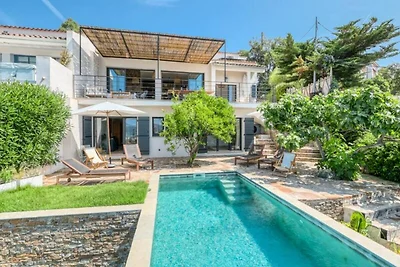 Villa in Le Lavandou mit Meerblick Pool