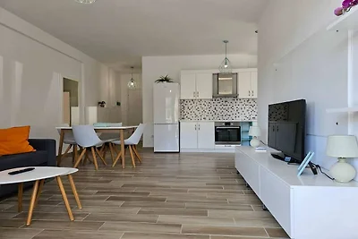 Elegante appartamento con vista panoramica