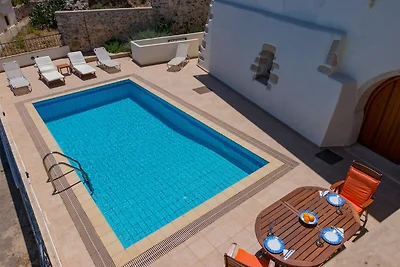Villa in Kefalas mit privatem Pool