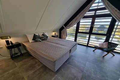 Villa in Balk mit eigenem Steg