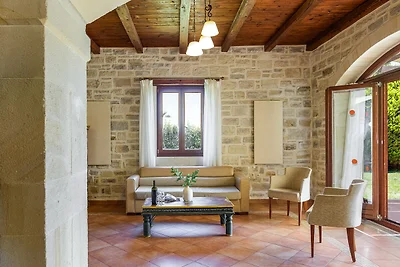 Villa in Adelianos Kampos