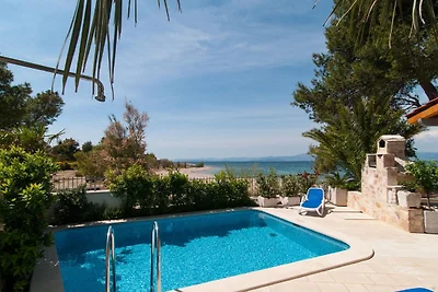 Schöne Villa am Strand mit privatem Pool