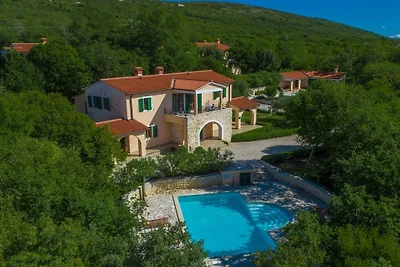 Villa in Koromacno mit Balkon