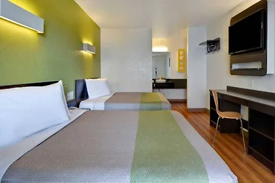 2 Queensize Bedden | Koelkast