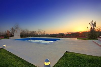 Gorgeous villa in Pinezići with private pool