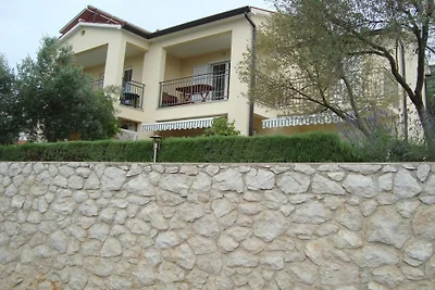 Ferienhaus in Ravni mit Terrasse