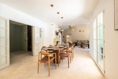 Villa in Roquefort mit Infinity-Pool