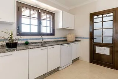 Villa mit Chill-out-Lounge und eigenem Pool i...
