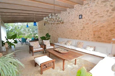 Finca in Llubi mit Schwimmbecken