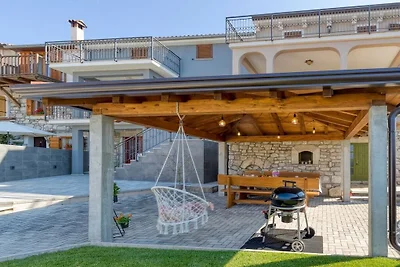 Villa in Dračevac mit Schwimmbecken