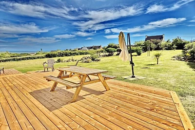 Ferienhaus in Plouhinec mit Terrasse