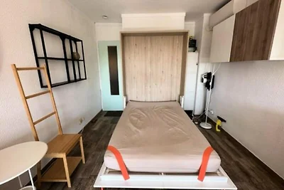 Apartment in Sablettes am Strand