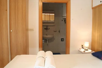 Apartments Snjezana - One bedroom apartment w...