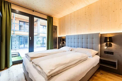 Ansprechende Wohnung mit Pool