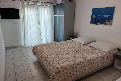 Appartamento monolocale con balcone a Podaca