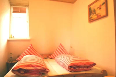 Einladende Ferienwohnung in Wiek mit Garten