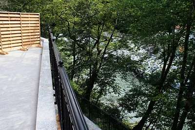 Riverside Rustic Ridge Apartments with Balcon...