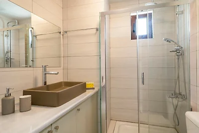 Villa a Koxare con piscina privata