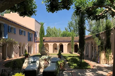 Charmante provenzalische Villa in Noves
