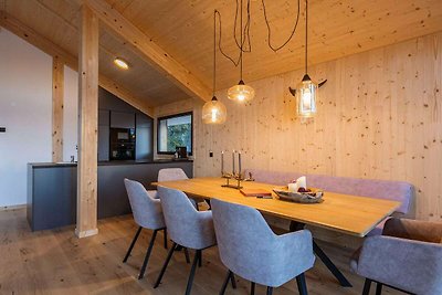 Chalet superior con sauna y jacuzzi.