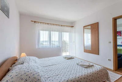 Charming Trogir Apartments with Balcony - Com...
